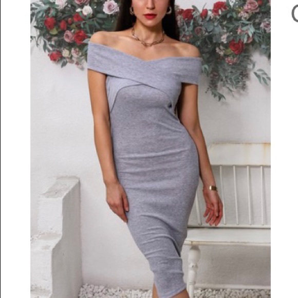 Black off the shoulders dress wore a a few ways - Picture 3 of 3